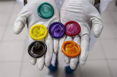 Fafanje brez kondoma za doplačilo Spremstvo Yengema